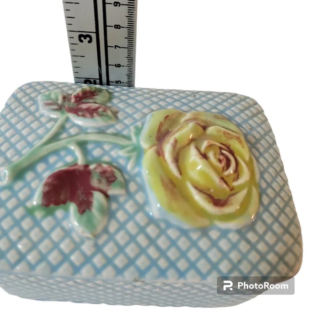 Vintage Rose Trinket Box Lattice Textured